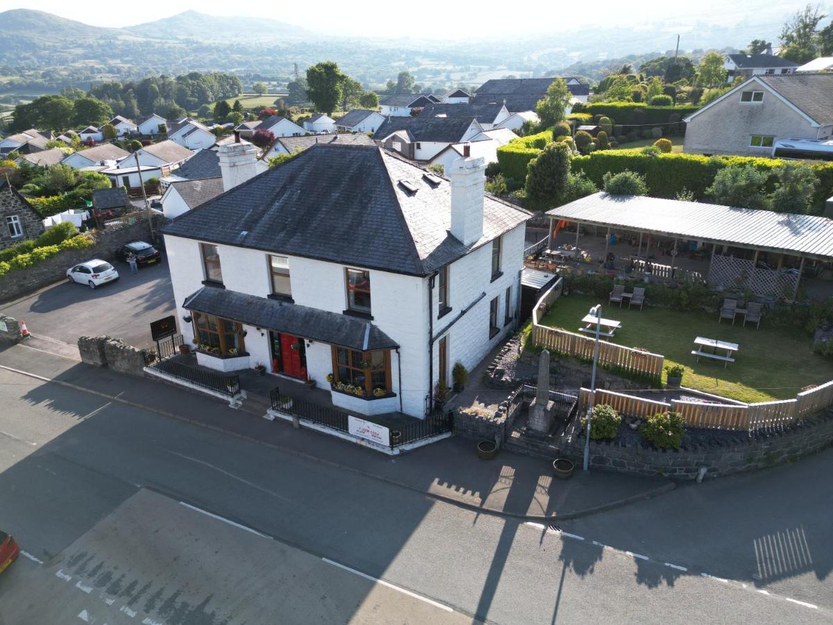 Y Llew Coch Bed & Breakfast Conwy Exterior photo